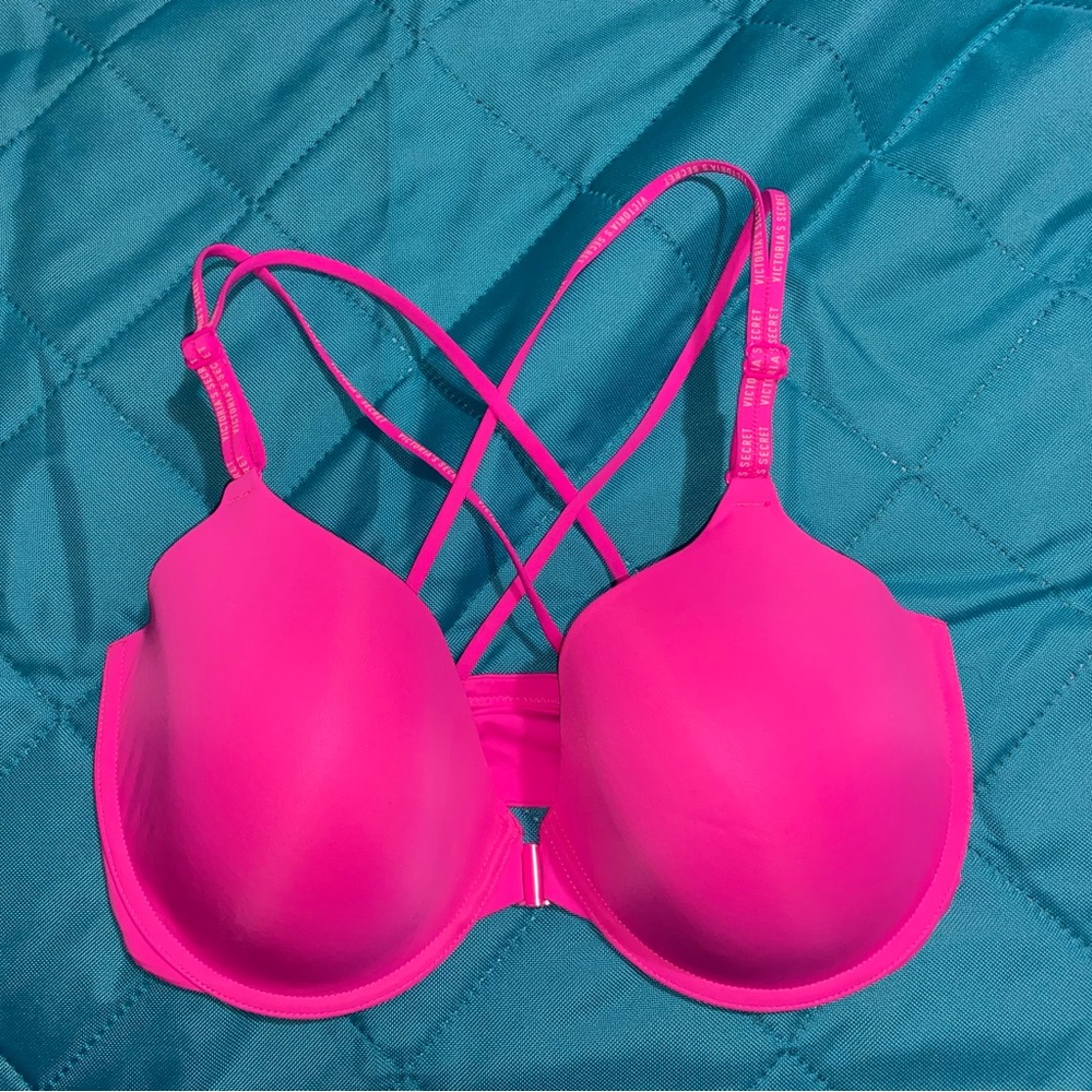 Victoria’s Secret Front Close Strappy Bra